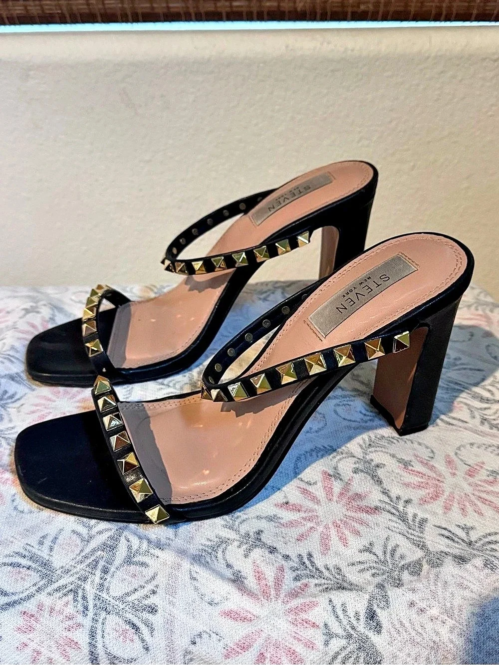 Steven New York Byrin Heeled Sandal Black & Gold studs